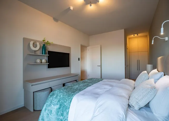 The Harbour Luxurious, Use Of Hotel Swimming Pool And Sauna